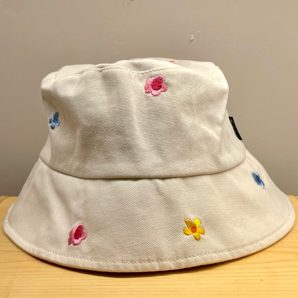 Embroidered Flowers Canvas Bucket Hat in White - Picture 3 of 4